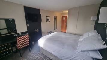 Superior Double Room | Desk, iron/ironing board, free WiFi, bed sheets