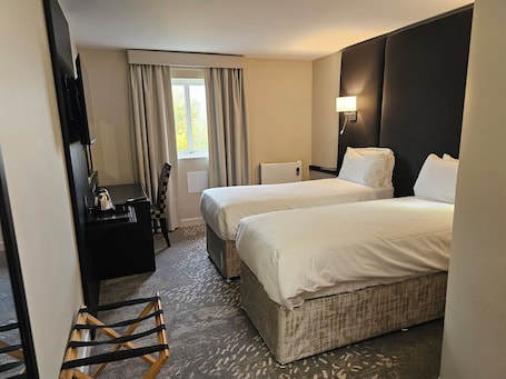 办公桌、熨斗/熨板、免费 WiFi、床单