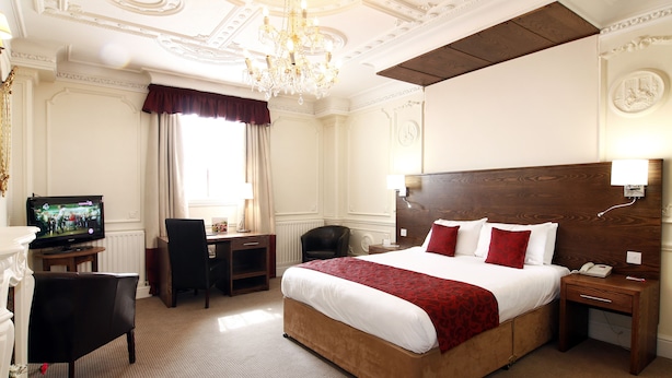 Unclassified image, 1 of 13, button - Wolverhampton Goldthorn Hotel (Wolverhampton)