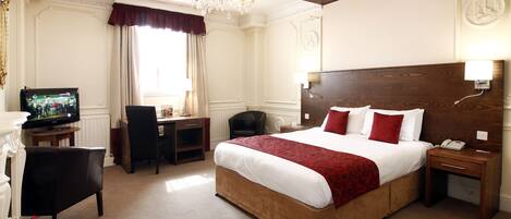 In-room safe, desk, iron/ironing board, cribs/infant beds