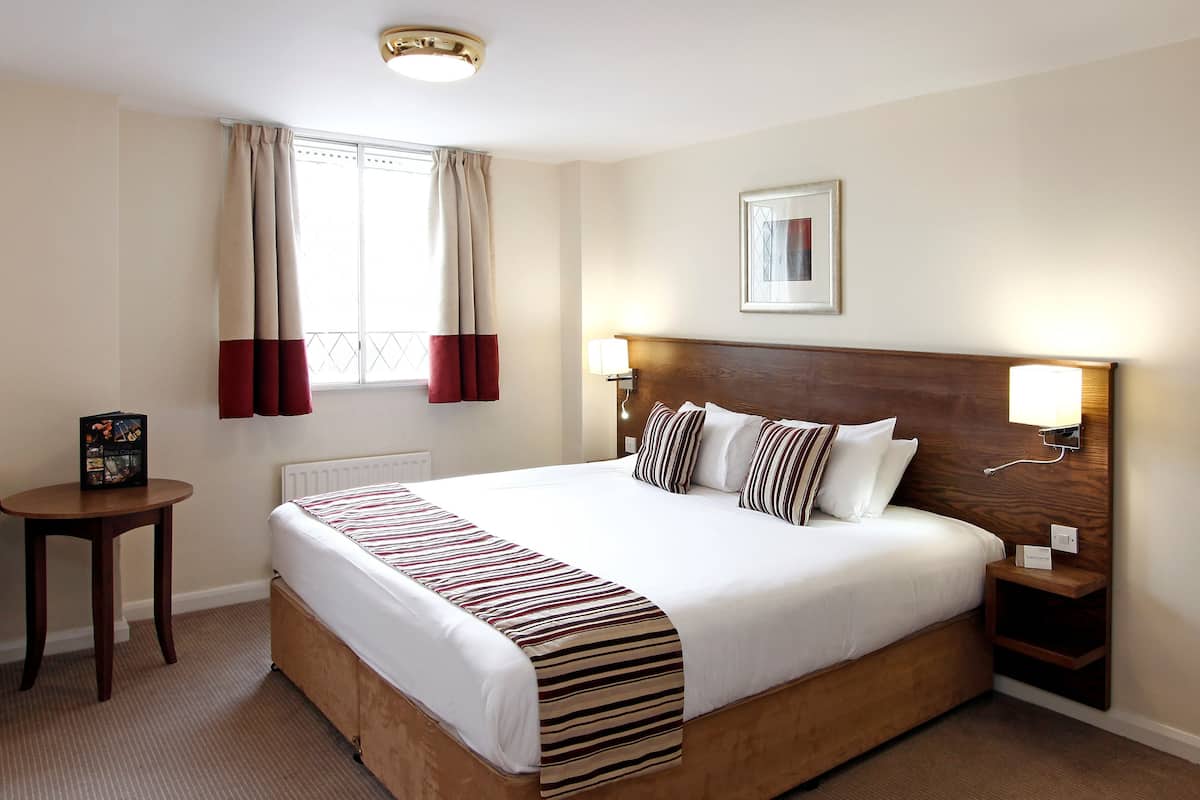 In-room safe, desk, iron/ironing board (on request), cribs (surcharge)