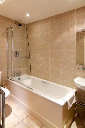 Combinazione doccia/vasca, asciugacapelli, asciugamani