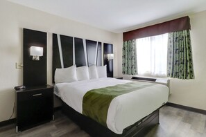 Suite, 1 cama de matrimonio grande | Caja fuerte, escritorio, tabla de planchar con plancha y cunas gratuitas