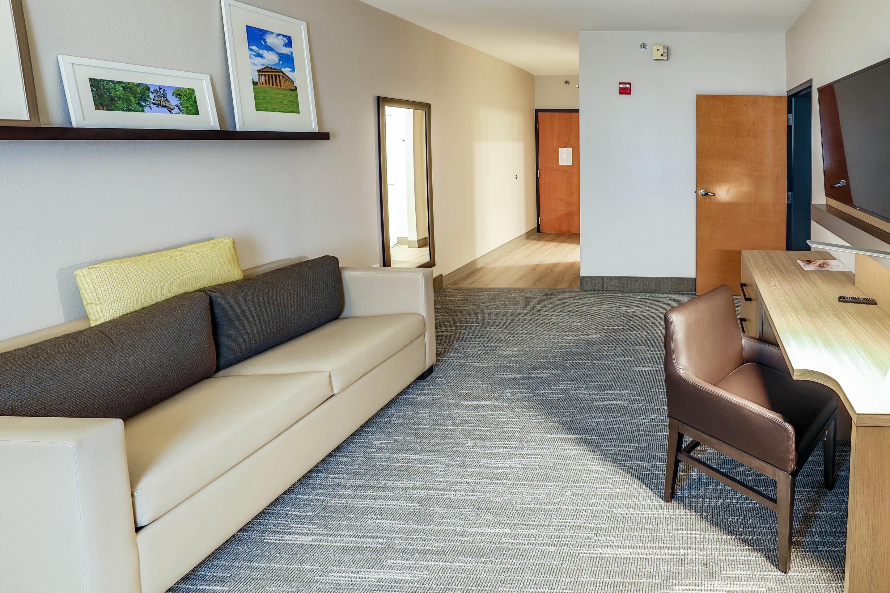 Photo - Country Inn & Suites by Radisson Nashville Airport TN
