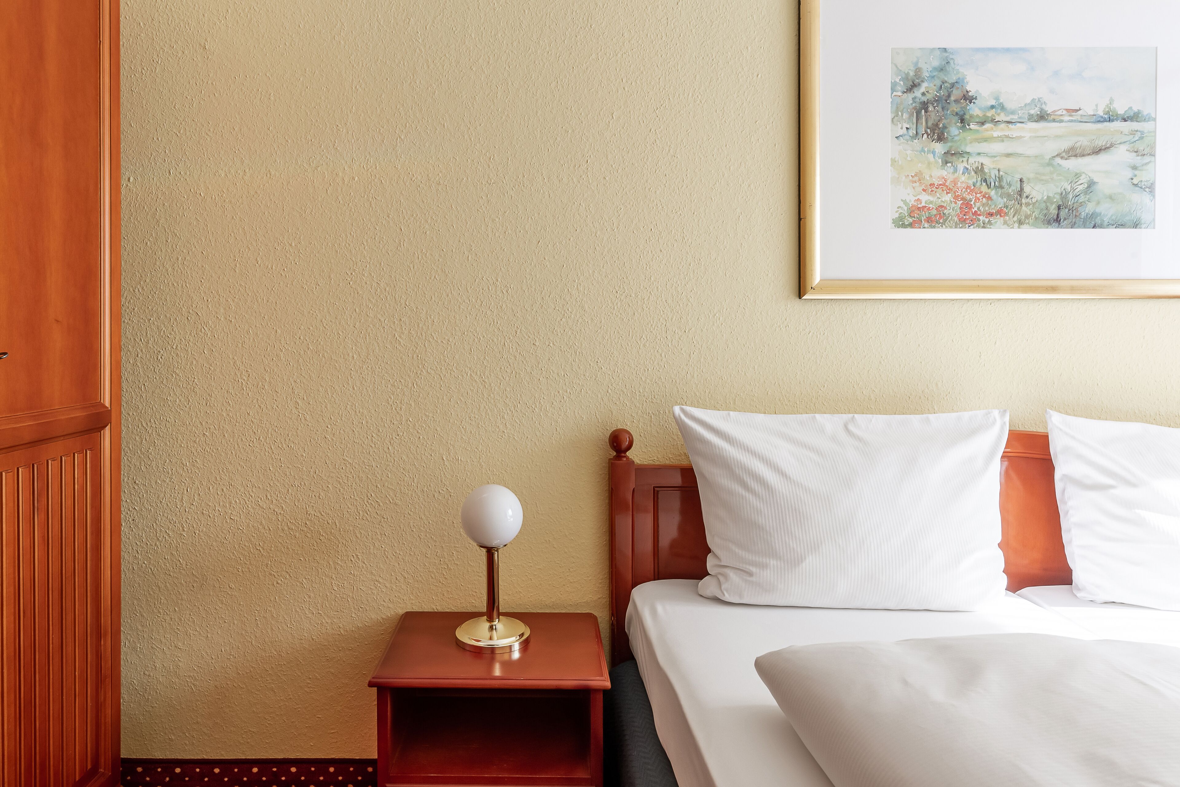 1 bedroom, hypo-allergenic bedding, minibar, in-room safe