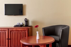 Allergikerbettwaren, Minibar, Zimmersafe, Bügeleisen/Bügelbrett