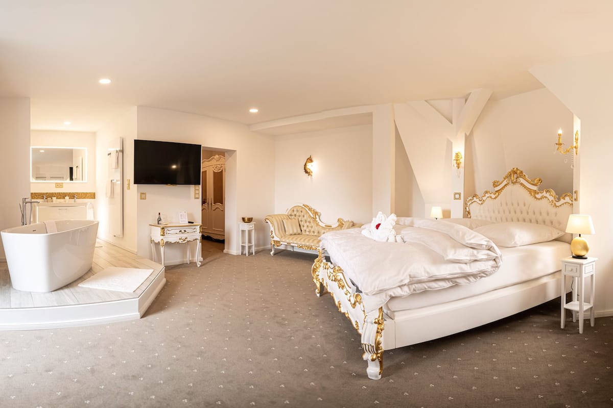 Studio Cao cấp, 1 phòng ngủ, quang cảnh công viên | 1 phòng ngủ, bàn ủi/dụng cụ ủi quần áo