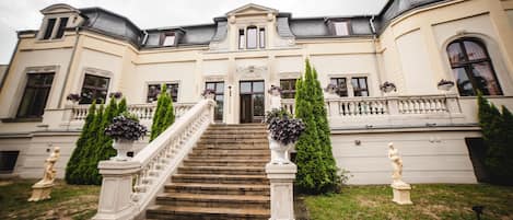 Fachada da propriedade