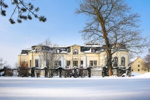 Front of property - Schloss Breitenfeld (Leipzig)