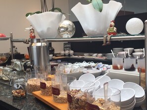 Daily buffet breakfast for a fee - Hotel Schempp (Bobingen)