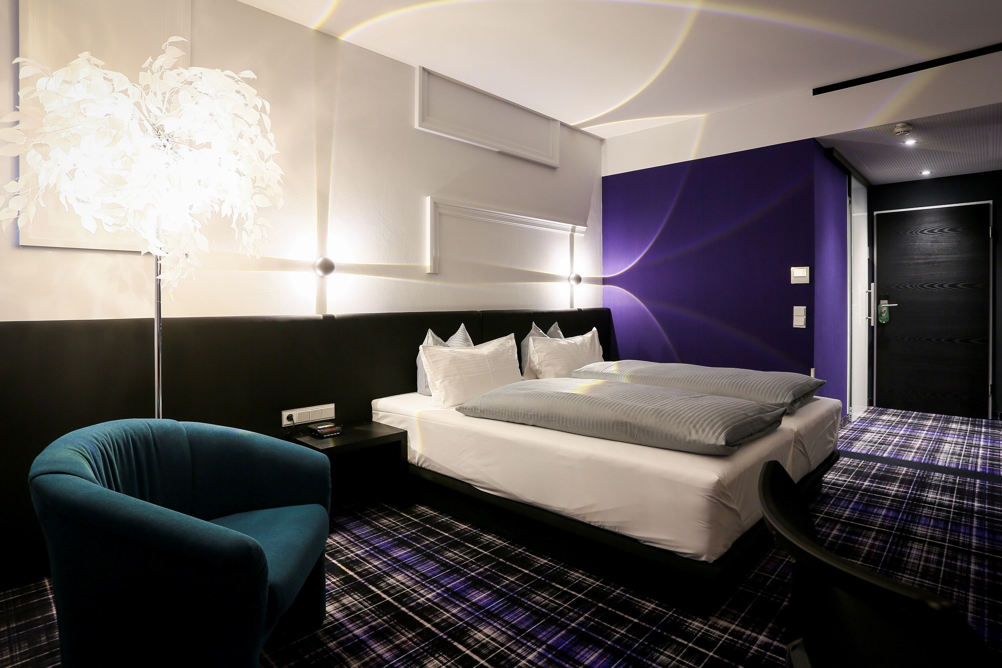 deluxe double room | 1 bedroom, hypo-allergenic bedding, pillow-top beds, minibar