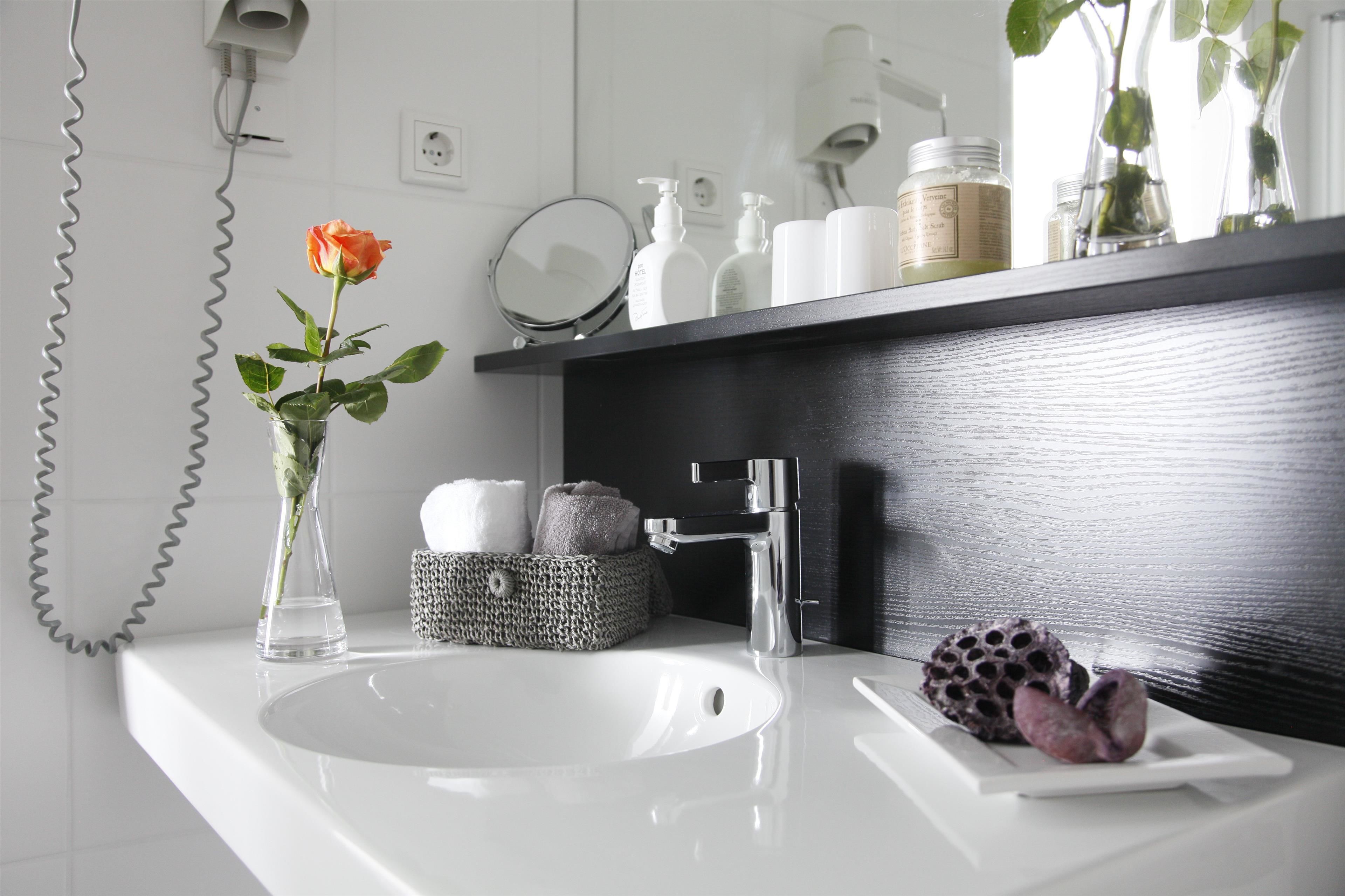 shower, free toiletries, hair dryer, slippers