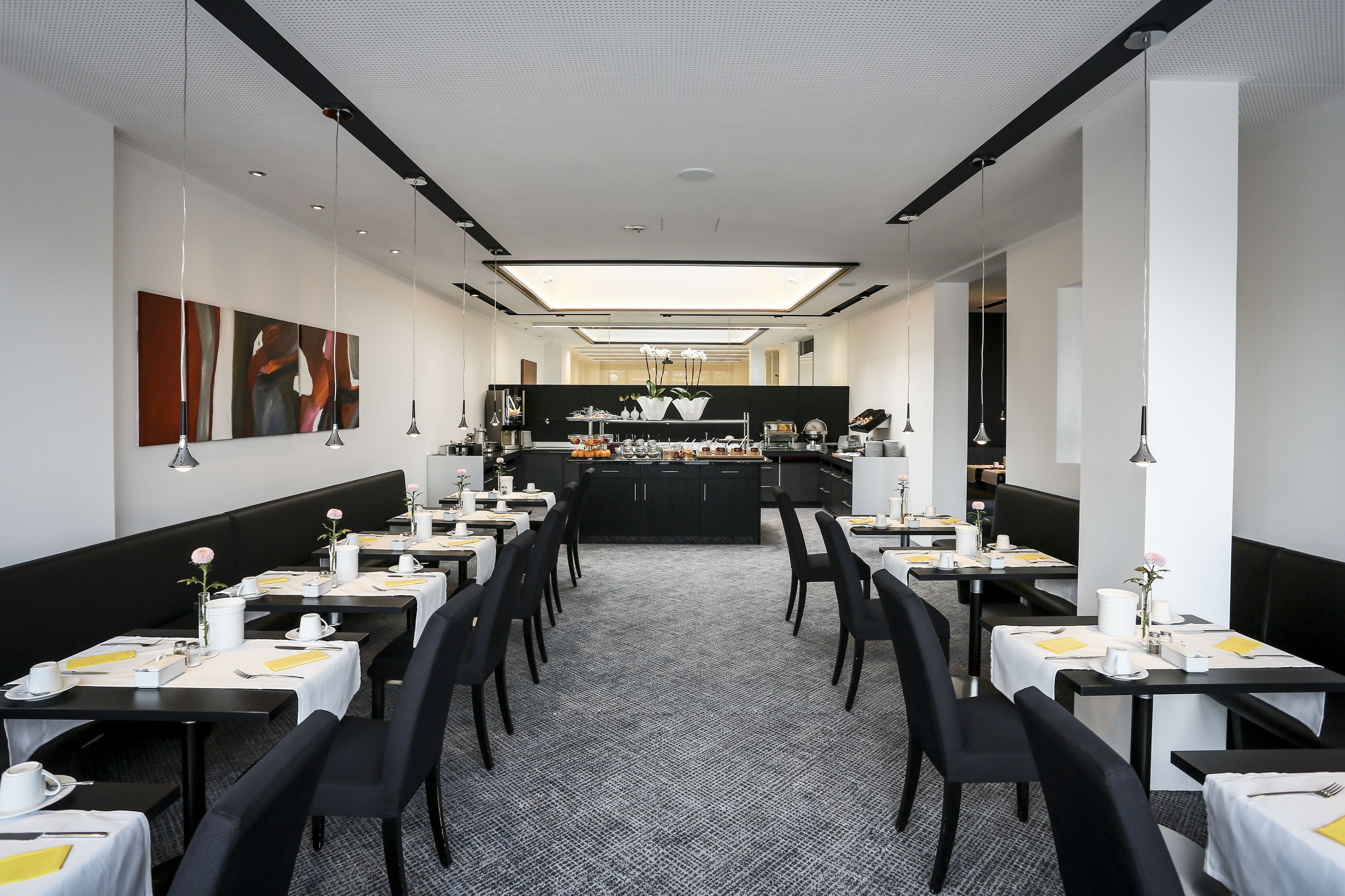 Petit déjeuner buffet (17 EUR par personne)