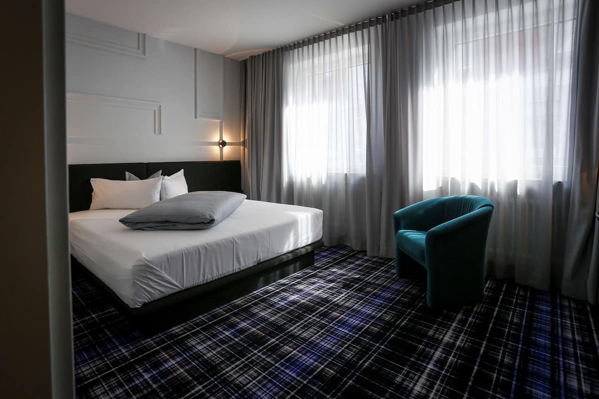 Superior Double Room | Hypo-allergenic bedding available, pillowtop beds, minibar, in-room safe