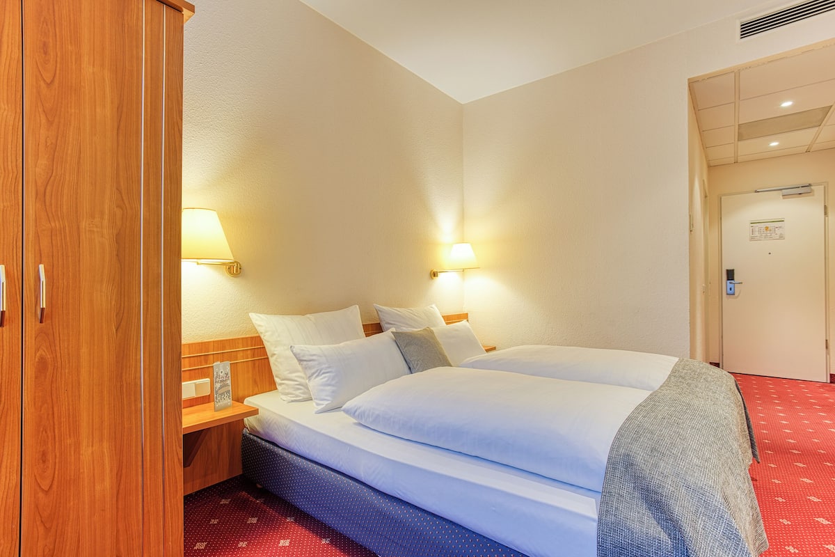 Coffres-forts dans les chambres, bureau, chambres insonorisées