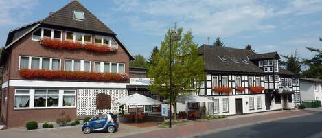 Konaklama yerinin ön cephesi