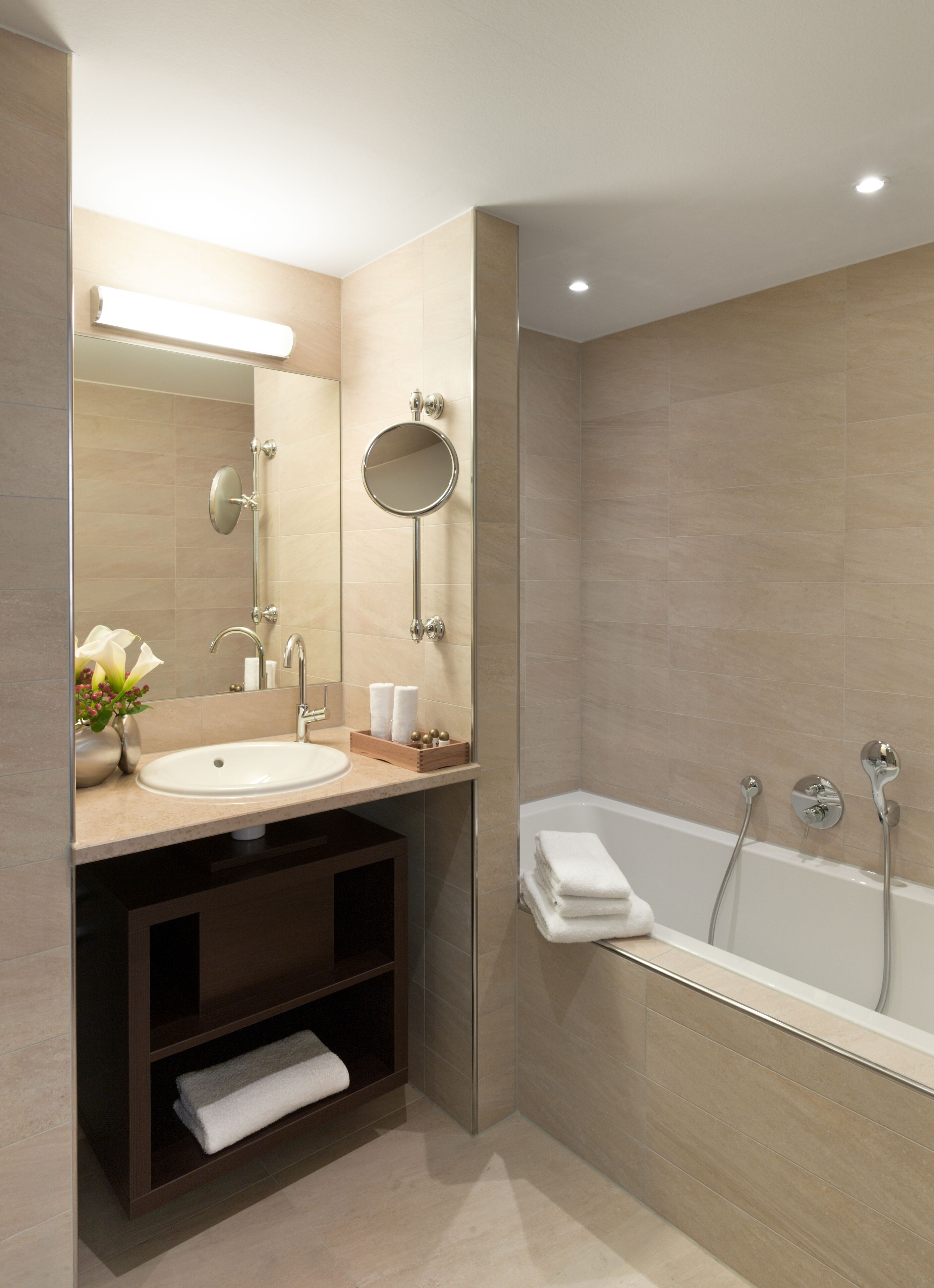 standard double room | bathroom | hair dryer, towels, soap, shampoo