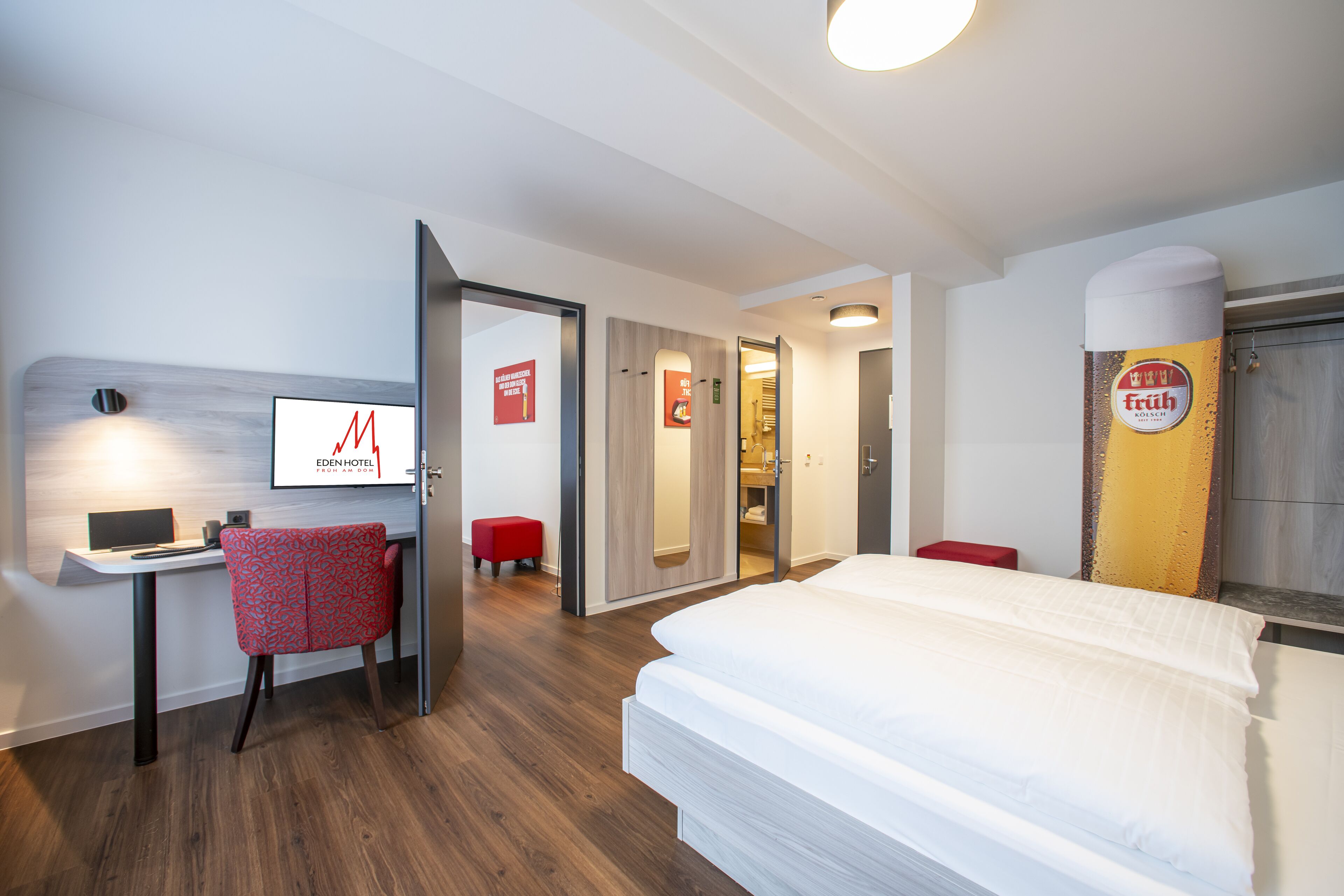 standard double room | hypo-allergenic bedding, in-room safe, desk, laptop workspace