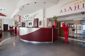 Bar-salon dans le hall