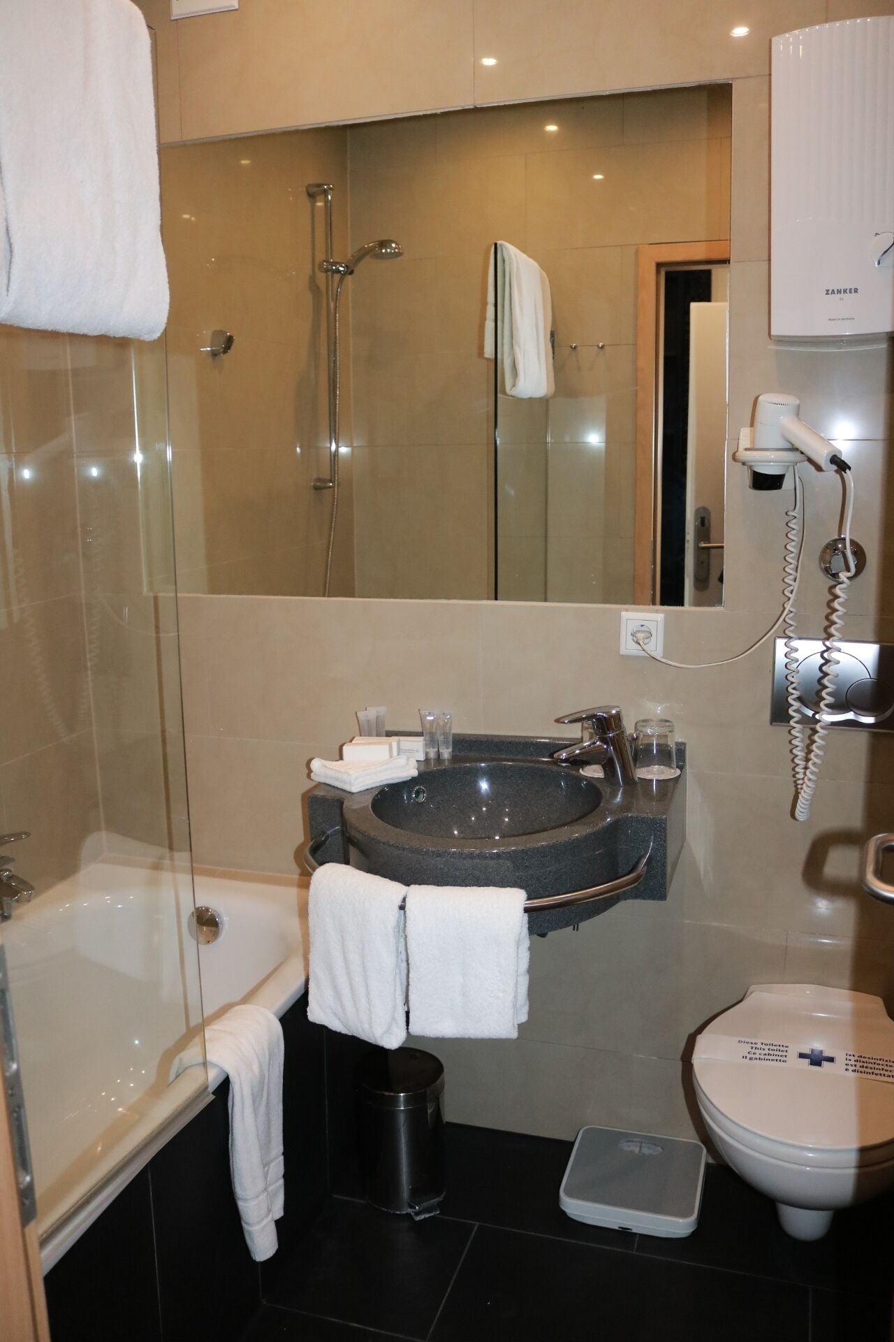 apartment | 1 bedroom, premium bedding, down duvets, in-room safe