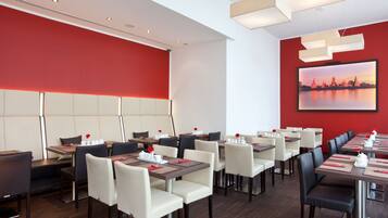 Dagelijks continentaal ontbijt (EUR 25 per persoon)