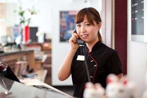 Reception - Hotel Asahi (Düsseldorf)