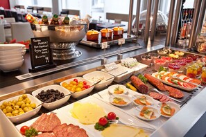 Daily continental breakfast (EUR 25 per person) - Hotel Asahi (Düsseldorf)