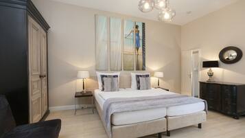 标准双人房 | 迷你吧、办公桌、折叠床/加床(额外收费)、免费 WiFi