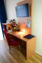 Premium bedding, pillowtop beds, minibar, in-room safe
