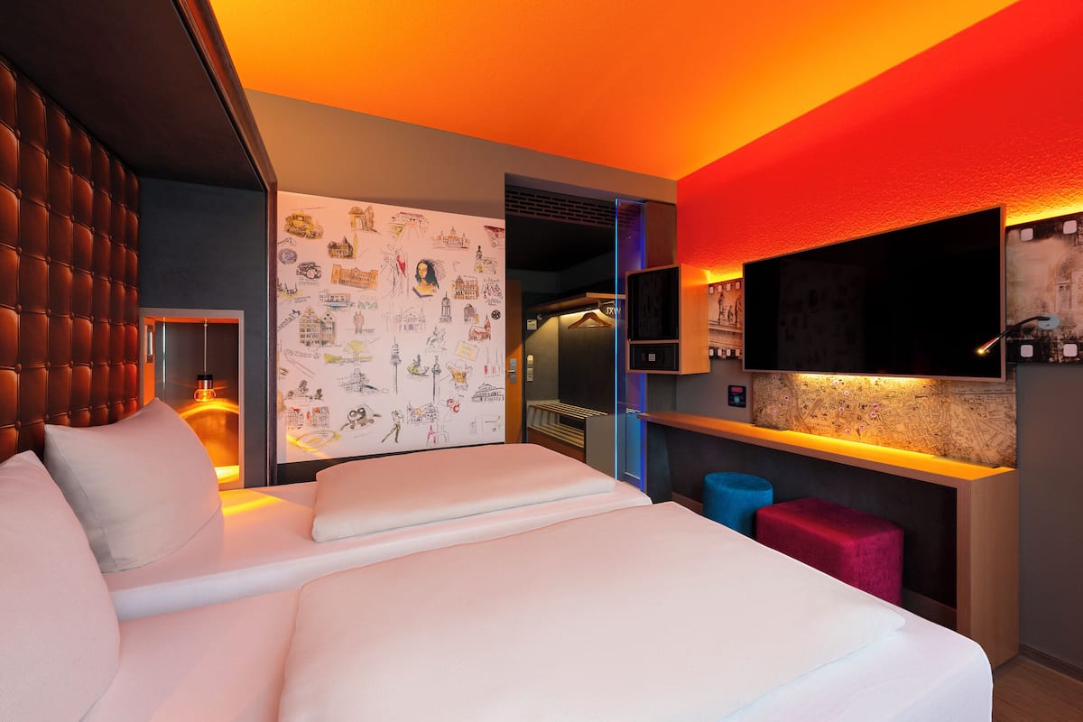 1 bedroom, premium bedding, minibar, in-room safe