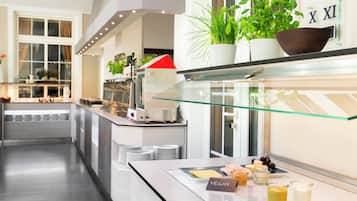 Tägliches Frühstücksbuffet gegen Gebühr