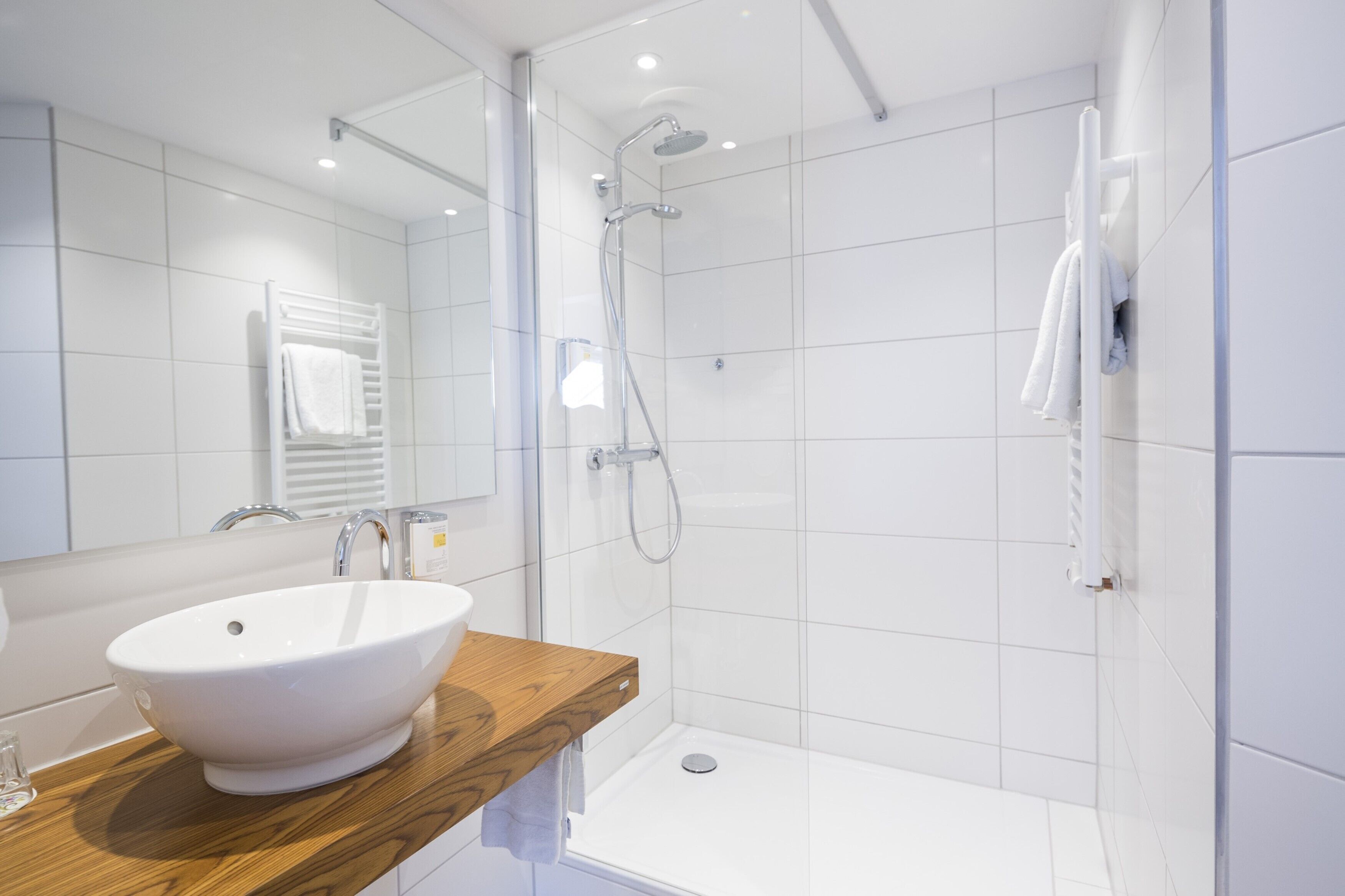 hypo-allergenic bedding, free minibar, in-room safe, desk