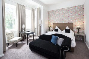 Habitación doble superior (Plus) | Ropa de cama hipoalergénica y minibar con artículos gratuitos