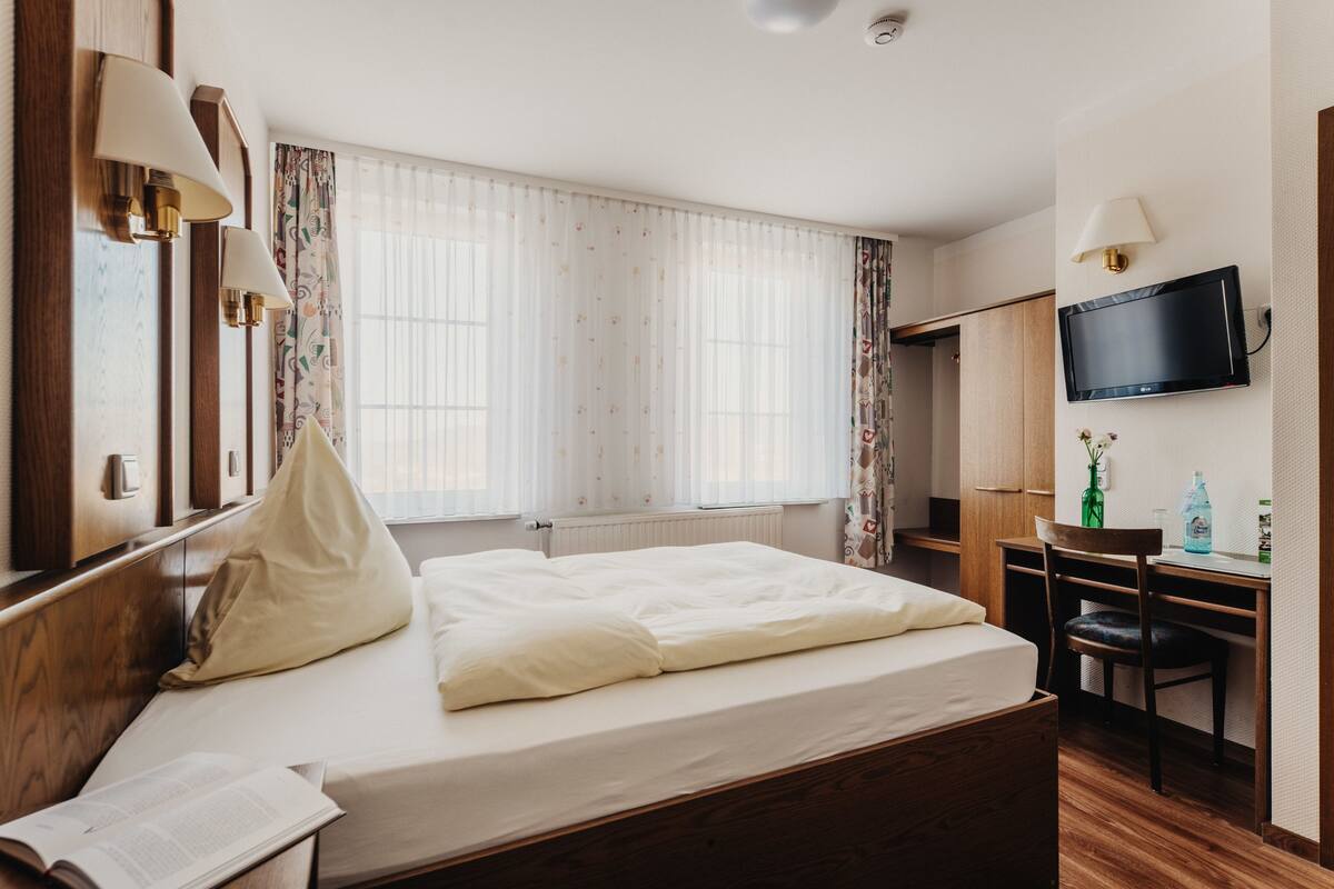 economy single room | minibar, in-room safe, soundproofing, free wifi