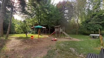 Außen-Kinderspielplatz