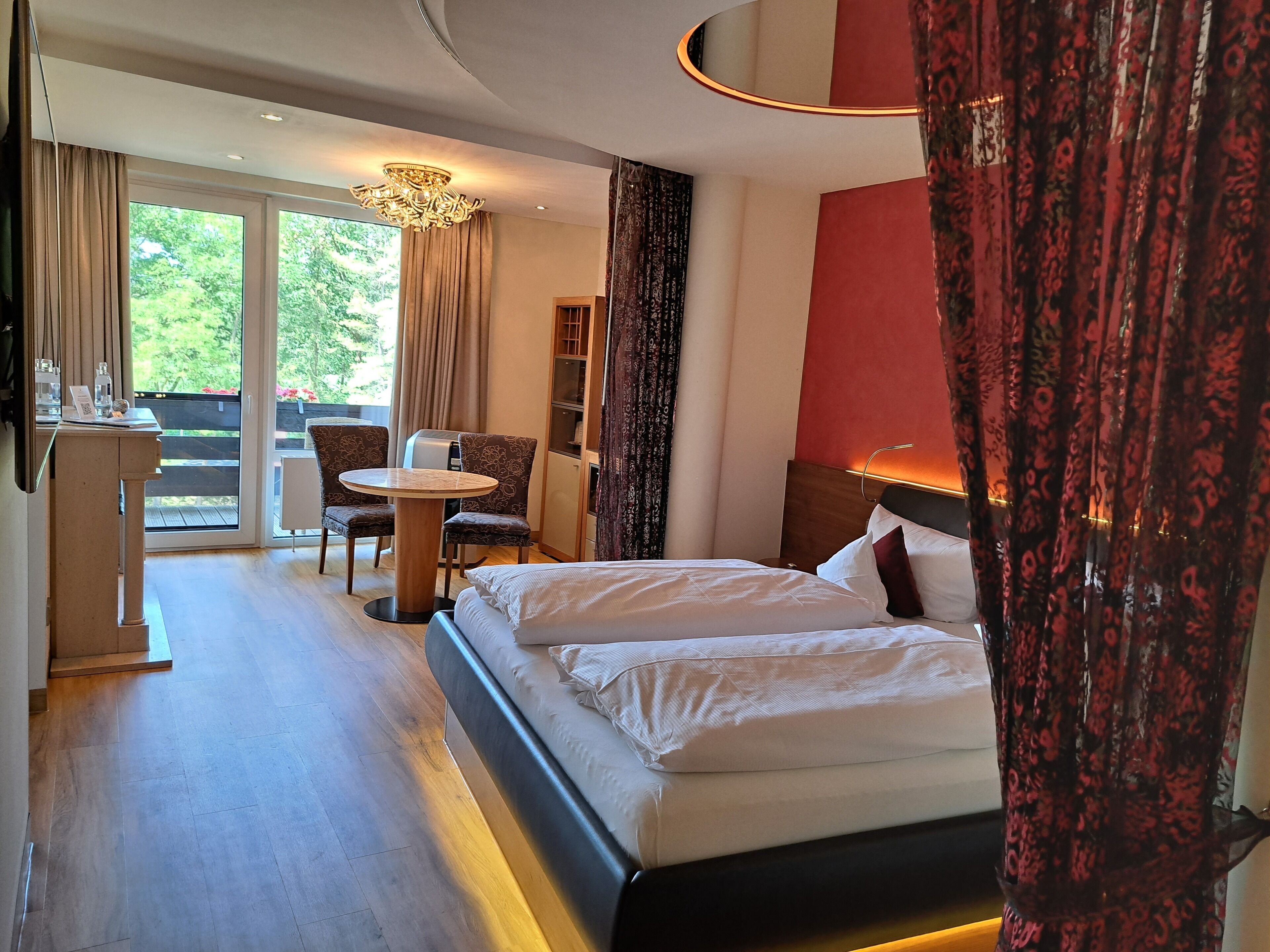 Suite de lujo, sauna, en esquina | Caja de seguridad en la habitación, wifi gratis y ropa de cama 