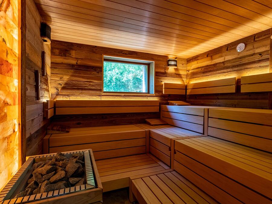 Sauna, hot tub, steam room, hot stone massages, Thai massages, facials