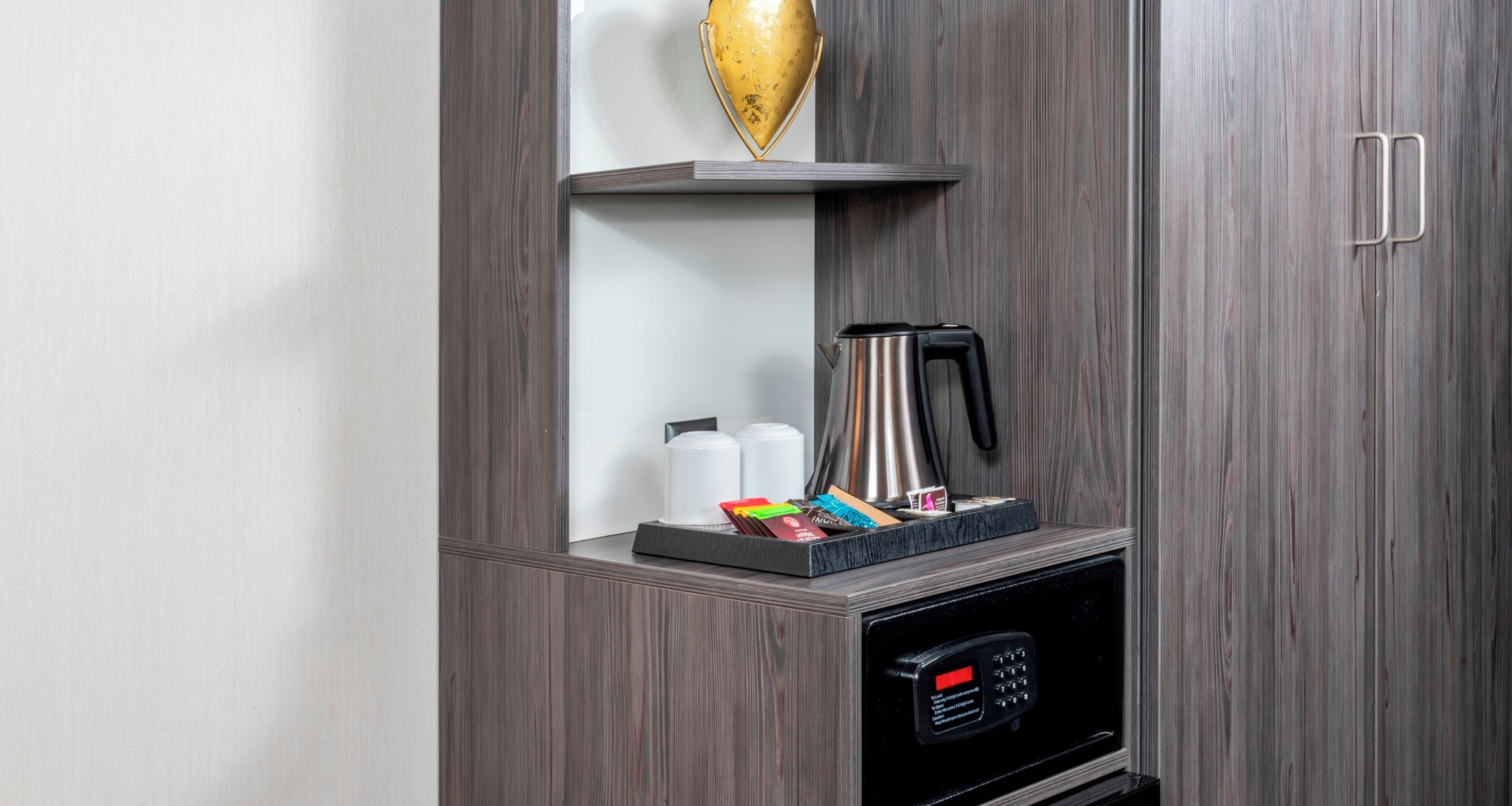 comfort double room, park view | 1 bedroom, minibar, in-room safe, desk