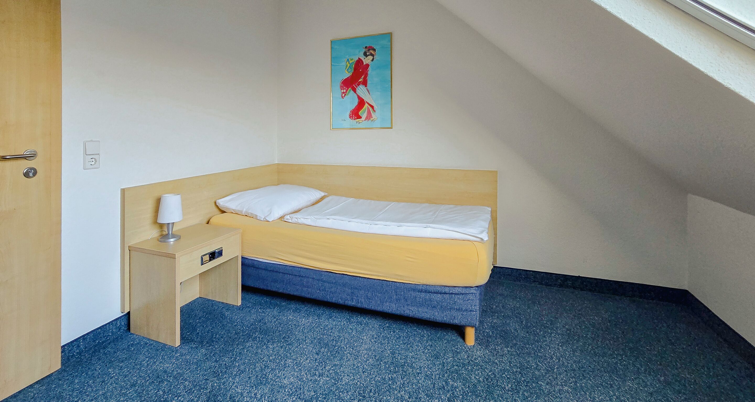 single room | 1 bedroom, hypo-allergenic bedding, desk, blackout curtains