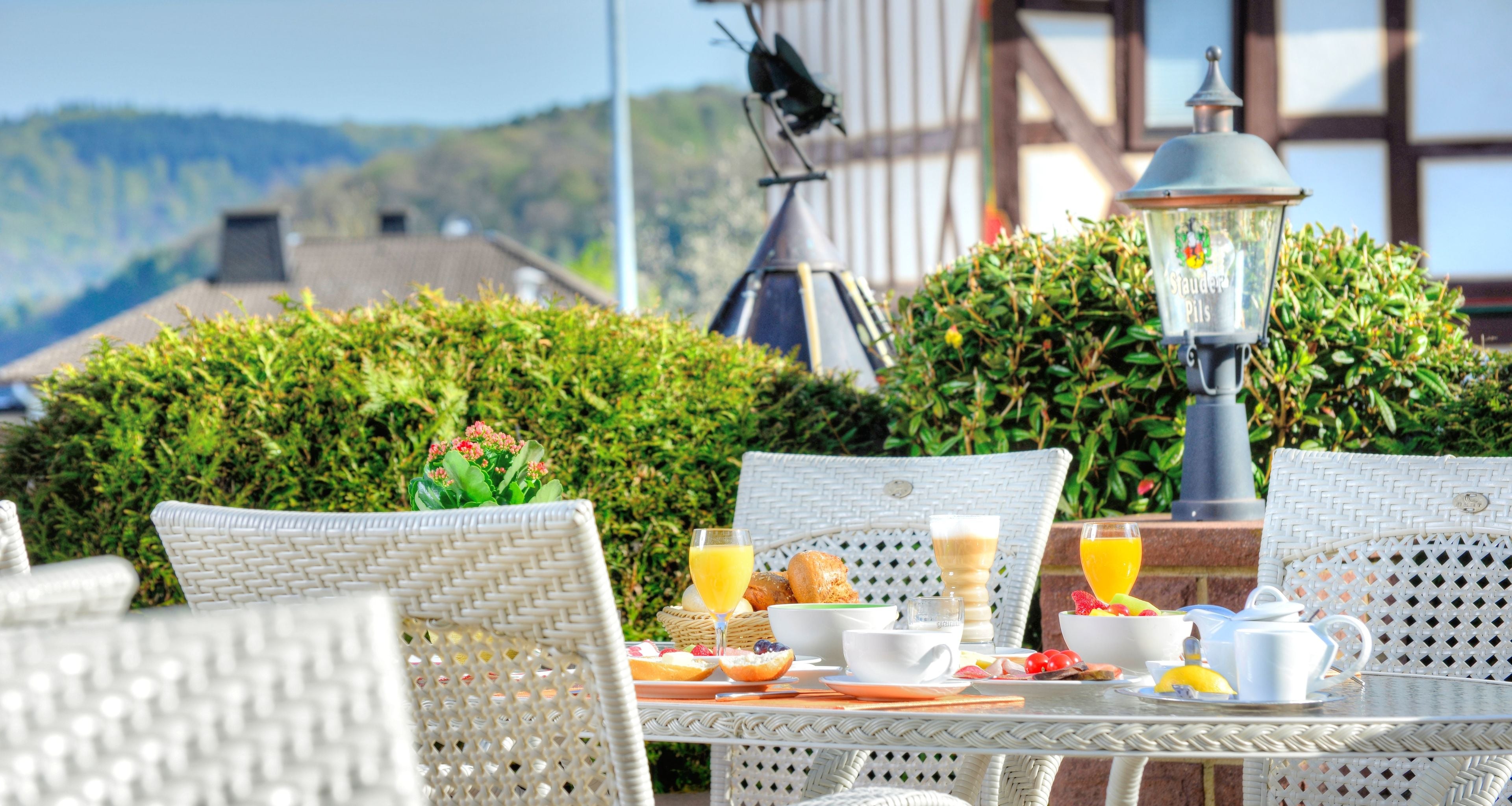 2 restaurants, breakfast, lunch, dinner served; German cuisine