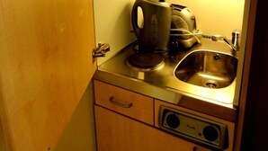 Standard Studio, 1 Double Bed | Private kitchenette - Dylan Apartments Earls Court (London)