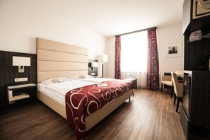 Business Double Room | 1 bilik tidur, peralatan tempat tidur hipoalergenik, tilam berlapik 