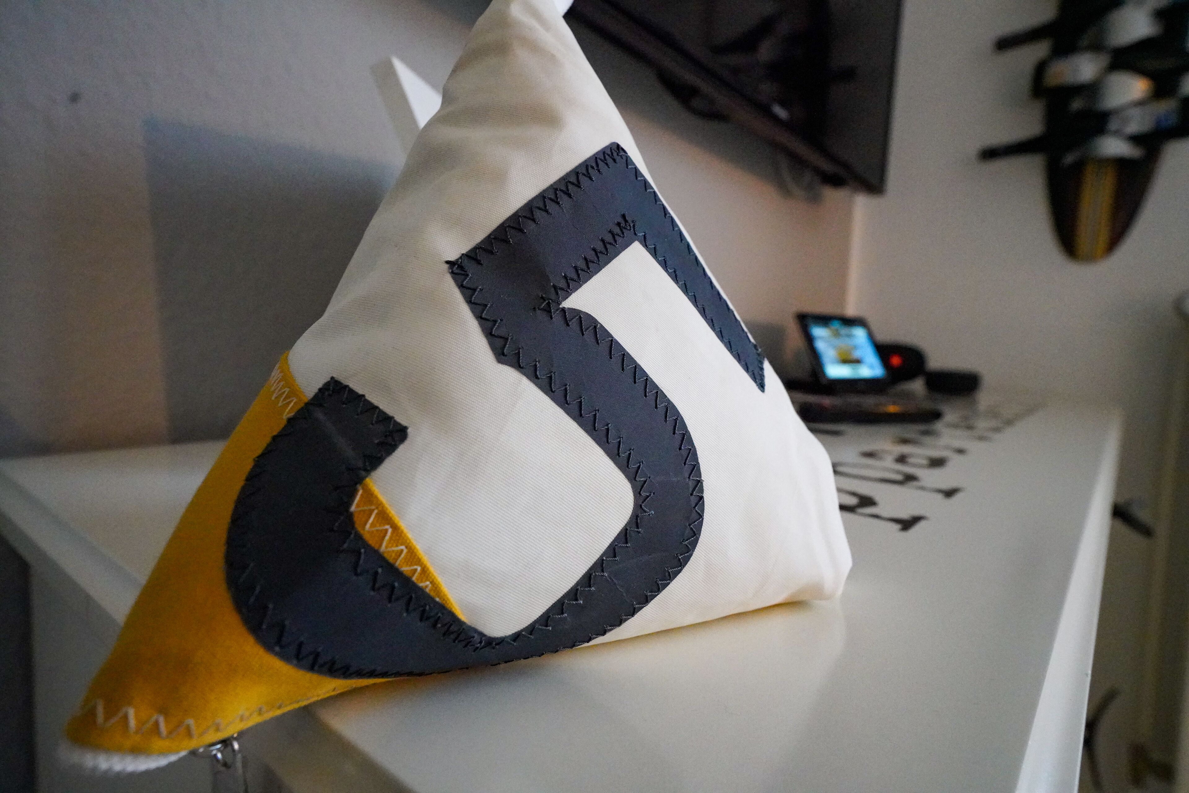 apartment (bootshaus deck 3) | living area | flat-screen tv, tablet