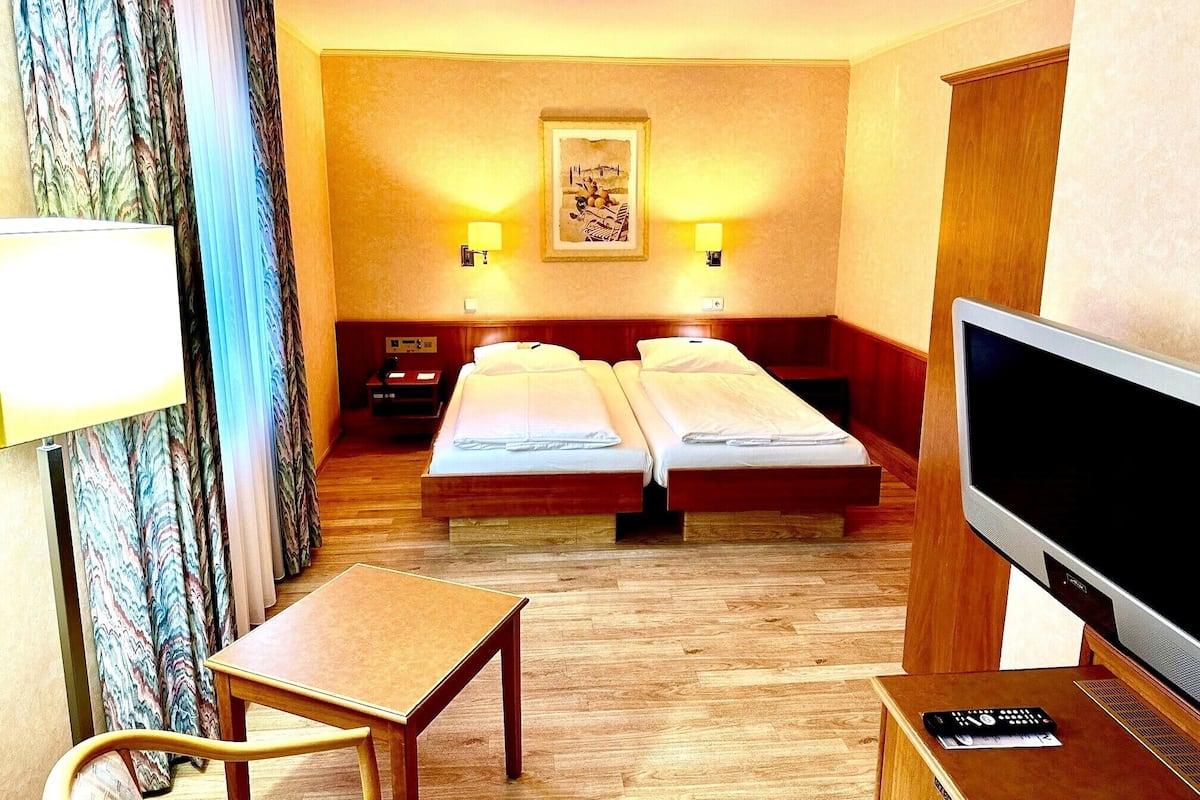 1 bedroom, hypo-allergenic bedding, in-room safe, individually decorated