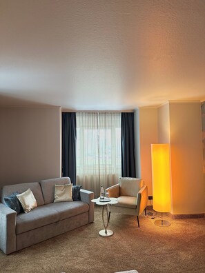 Smart TV 43 polegadas com canais via satélite