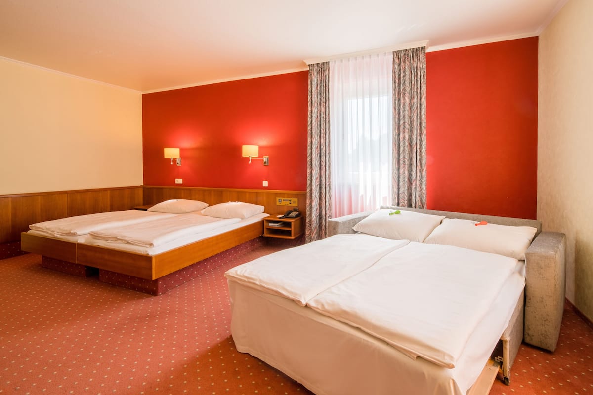 1 bedroom, hypo-allergenic bedding, in-room safe, individually decorated