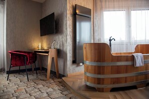 Romantisk dobbeltrom | Sengetøy av topp kvalitet, safe på rommet og skrivebord