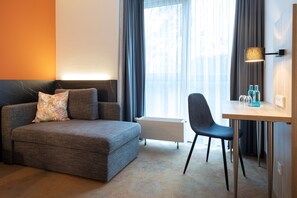 Business Twin Room | Hypo-allergenic bedding, in-room safe, desk, soundproofing