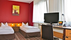 Comfort Room | In-room safe, desk, soundproofing, iron/ironing board