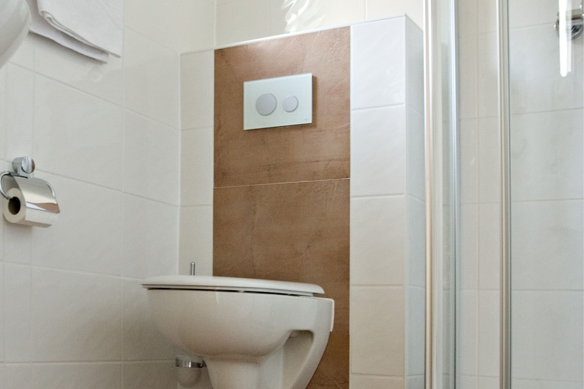 shower, free toiletries, hair dryer, bathrobes